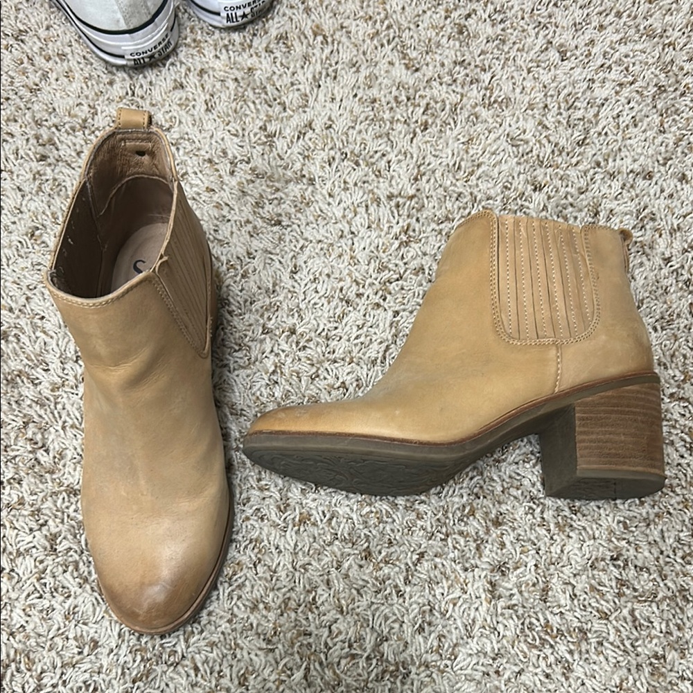 Women's Tan Ankle Boots